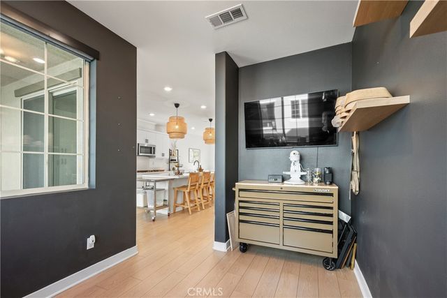 2142 Emerald Grotto, Upland, CA 91786