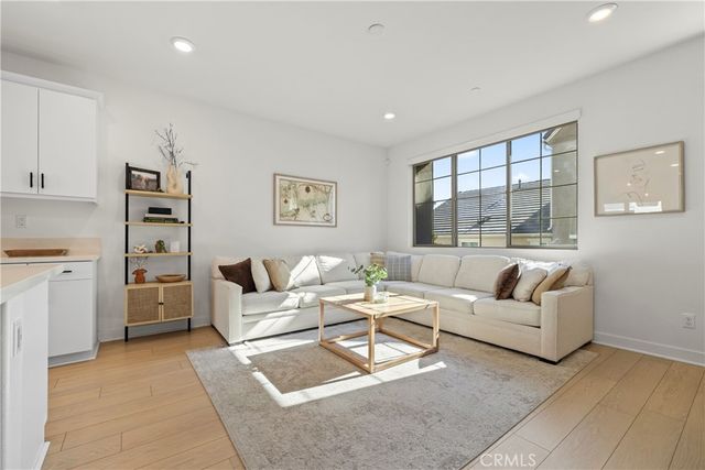 2142 Emerald Grotto, Upland, CA 91786