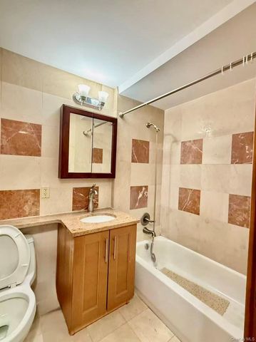 14022 Beech Avenue 3E, Flushing, NY 11355