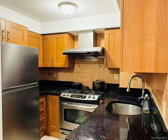 14022 Beech Avenue 3E, Flushing, NY 11355