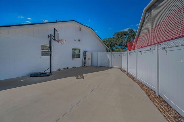 8904 BEELER DRIVE, Tampa, FL 33626