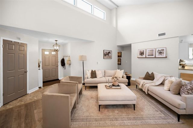 8904 BEELER DRIVE, Tampa, FL 33626