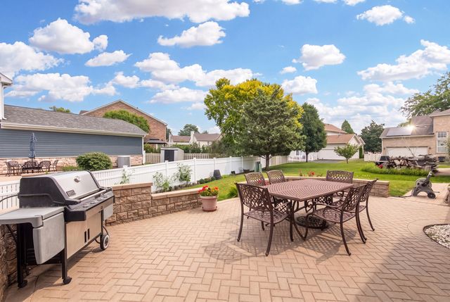 104 Brickton Place, Park Ridge, IL 60068