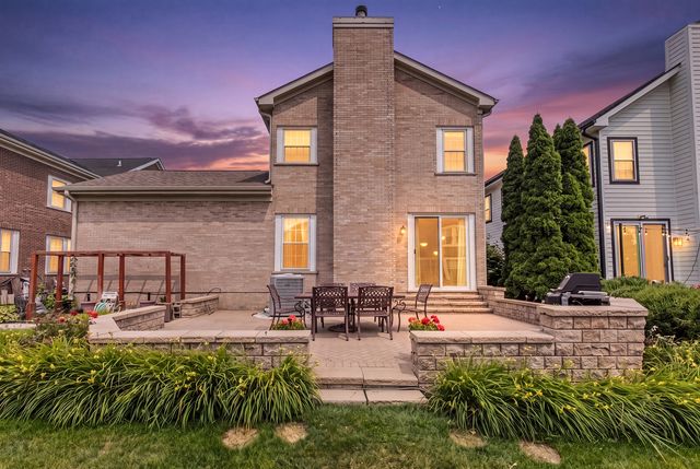 104 Brickton Place, Park Ridge, IL 60068