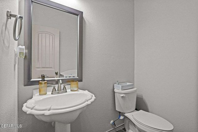 1061 Summer Rain Street, El Paso, TX 79928