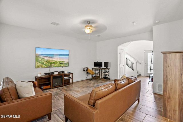 1061 Summer Rain Street, El Paso, TX 79928