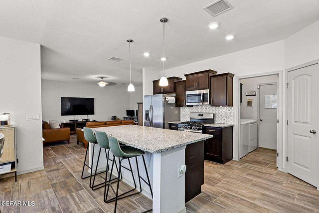 1061 Summer Rain Street, El Paso, TX 79928