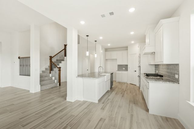 925 Cannes Drive, Red Oak, TX 75154