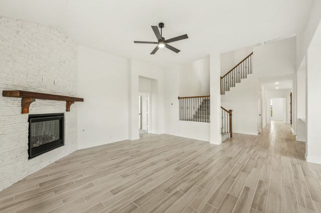 925 Cannes Drive, Red Oak, TX 75154