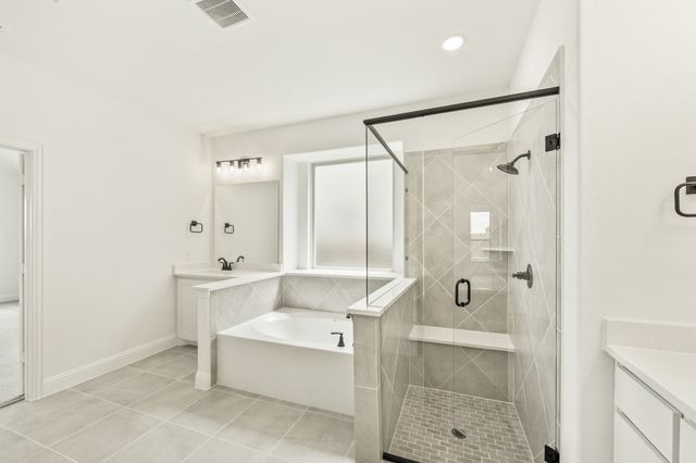 925 Cannes Drive, Red Oak, TX 75154