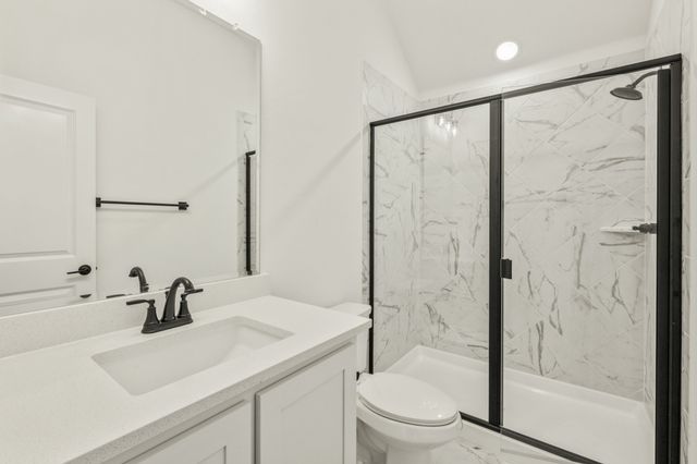 925 Cannes Drive, Red Oak, TX 75154