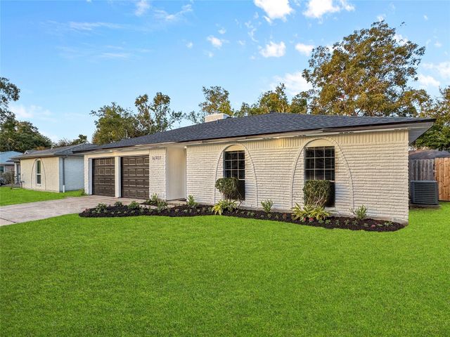 16907 Tibet Road, Friendswood, TX 77546