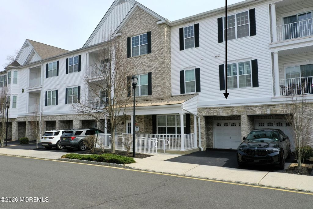 112 Regency Court 112, Morganville, NJ 07751