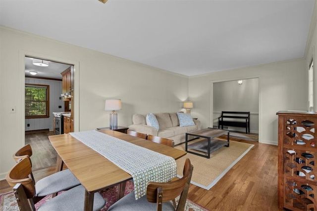 1210 Pembroke Road, Greensboro, NC 27408
