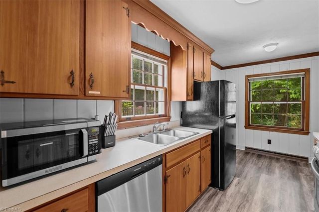 1210 Pembroke Road, Greensboro, NC 27408