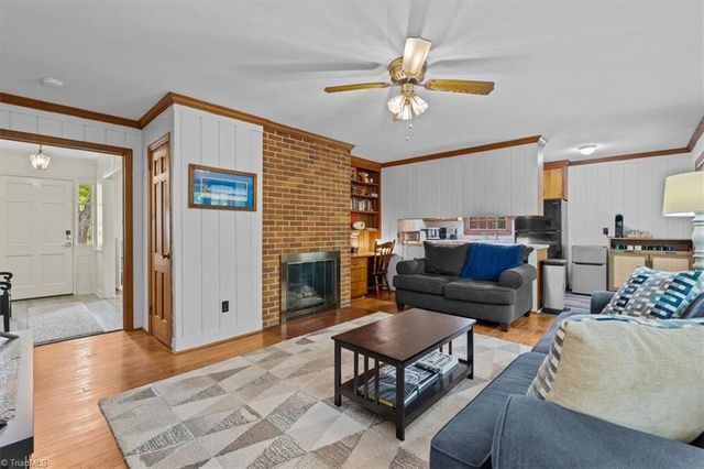 1210 Pembroke Road, Greensboro, NC 27408
