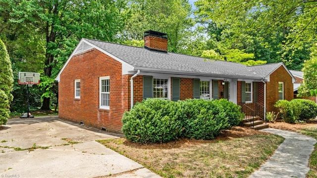 1210 Pembroke Road, Greensboro, NC 27408