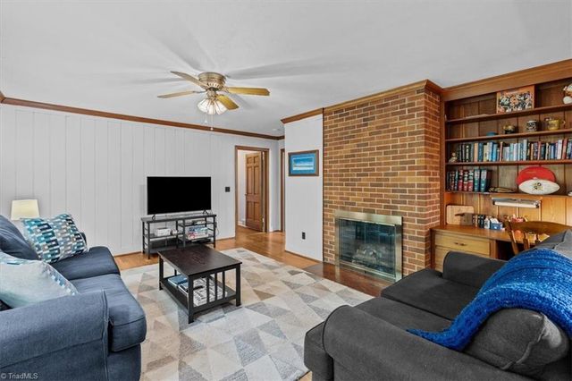 1210 Pembroke Road, Greensboro, NC 27408