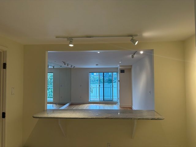 83 Cambridge Pkwy W201, Cambridge, MA 02142