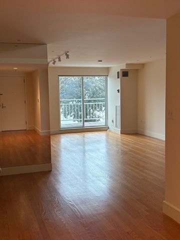 83 Cambridge Pkwy W201, Cambridge, MA 02142