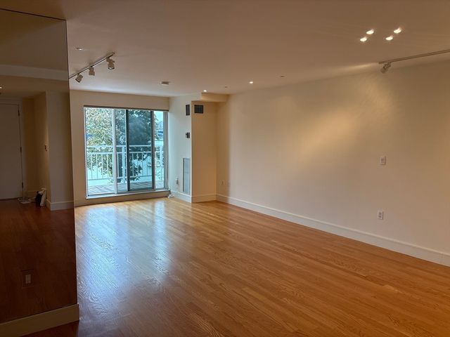 83 Cambridge Pkwy W201, Cambridge, MA 02142