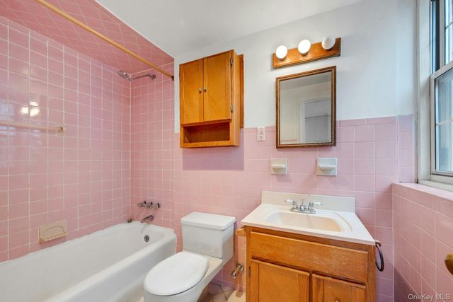 3 Park Lane 3H, Mount Vernon, NY 10552