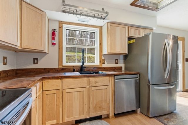 159 Glenside Trail, Byram Twp., NJ 07871