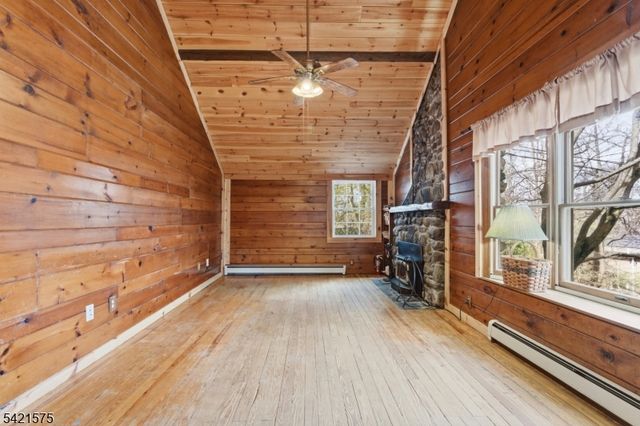 159 Glenside Trail, Byram Twp., NJ 07871