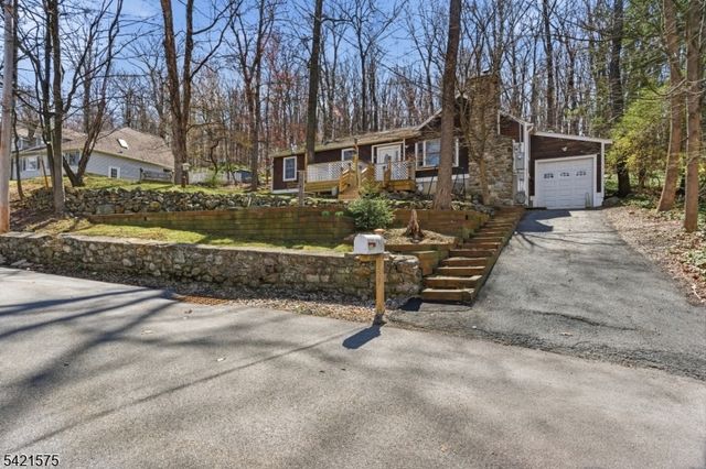 159 Glenside Trail, Byram Twp., NJ 07871