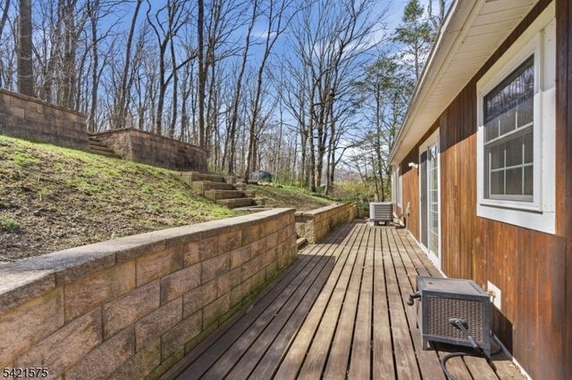 159 Glenside Trail, Byram Twp., NJ 07871