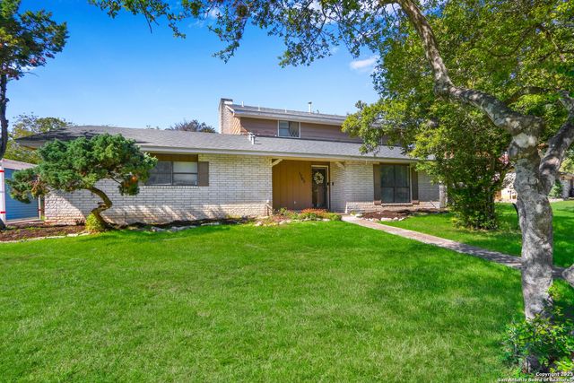 1703 Autumn Woods St, San Antonio, TX 78232
