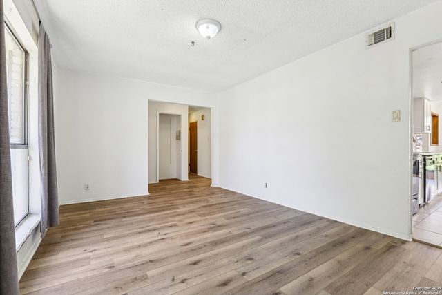 1703 Autumn Woods St, San Antonio, TX 78232