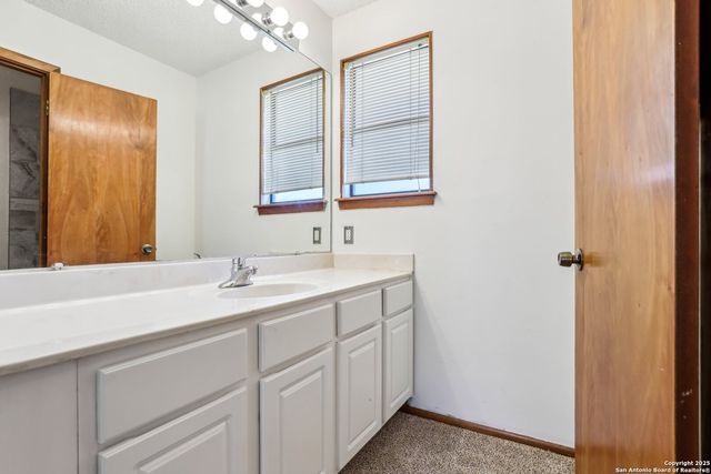 1703 Autumn Woods St, San Antonio, TX 78232