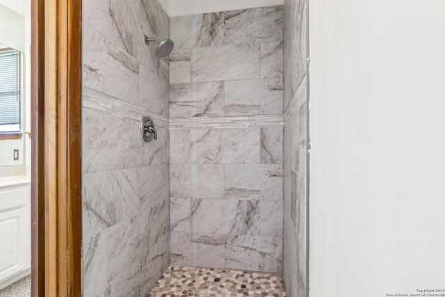 1703 Autumn Woods St, San Antonio, TX 78232