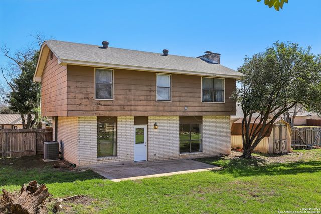1703 Autumn Woods St, San Antonio, TX 78232