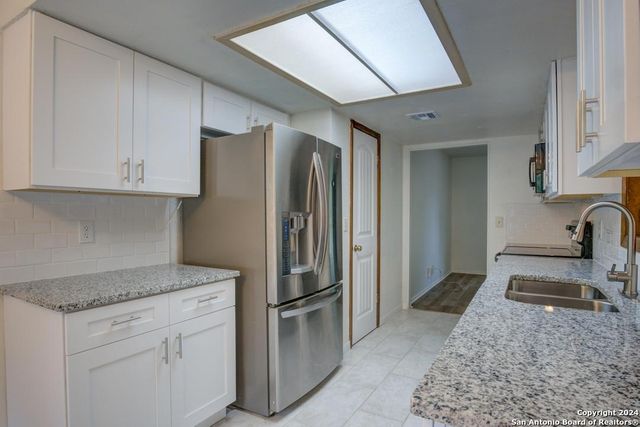 1703 Autumn Woods St, San Antonio, TX 78232