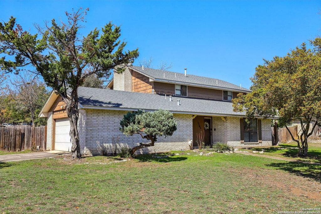 1703 Autumn Woods St, San Antonio, TX 78232