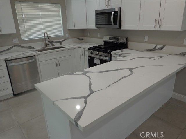 12744 Running Deer, Apple Valley, CA 92308