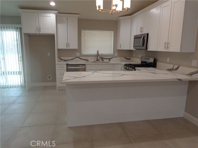 12744 Running Deer, Apple Valley, CA 92308