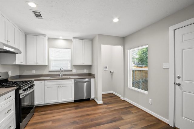 3514 Moore Street, Houston, TX 77009