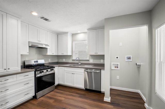 3514 Moore Street, Houston, TX 77009