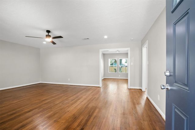 3514 Moore Street, Houston, TX 77009