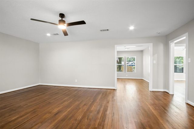 3514 Moore Street, Houston, TX 77009