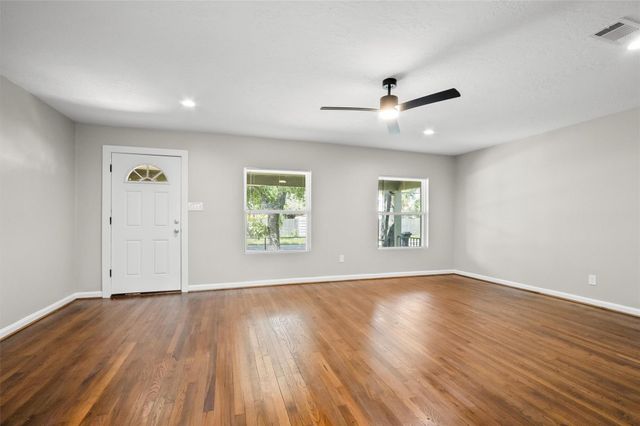 3514 Moore Street, Houston, TX 77009