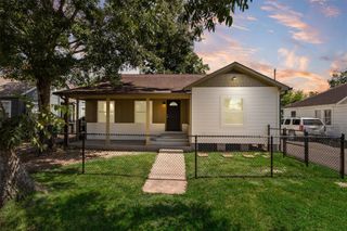 3514 Moore Street, Houston, TX 77009
