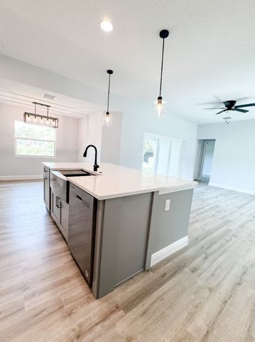 7855 97th Avenue, Vero Beach, FL 32967