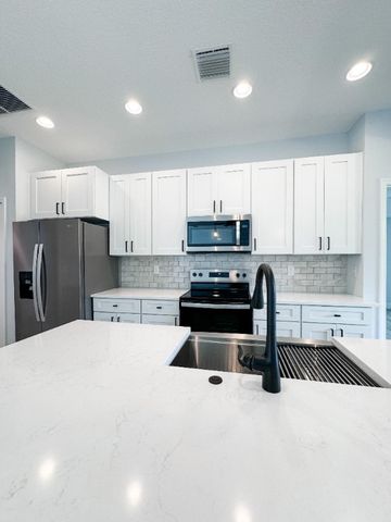 7855 97th Avenue, Vero Beach, FL 32967