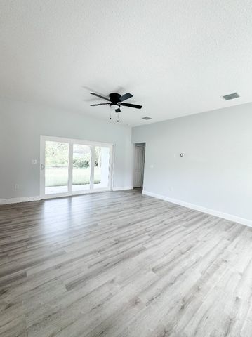 7855 97th Avenue, Vero Beach, FL 32967