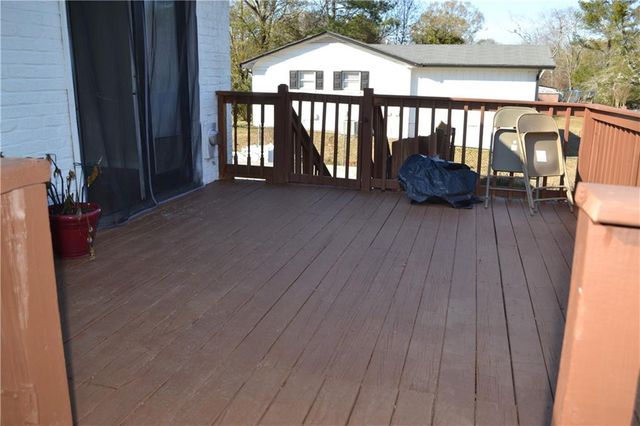 555 Lee Byrd Road, Loganville, GA 30052