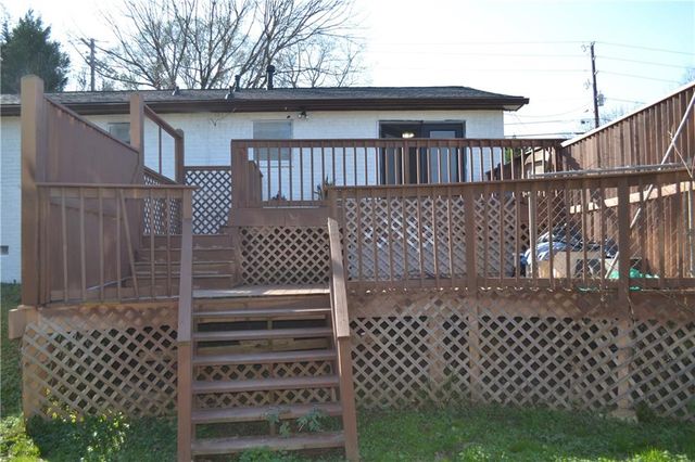 555 Lee Byrd Road, Loganville, GA 30052